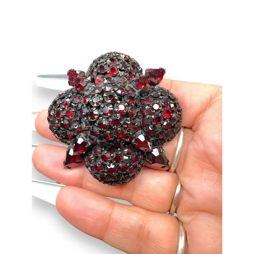 Vintage Warner Red Crystal Flower Brooch Pin Japanned Metal 2.5" Diameter - Picture 8 of 13